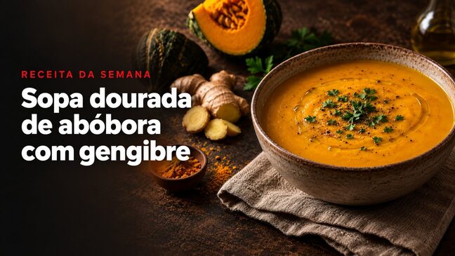 Sopa dourada de abóbora com gengibre, servida em tigela com cheiro-verde
